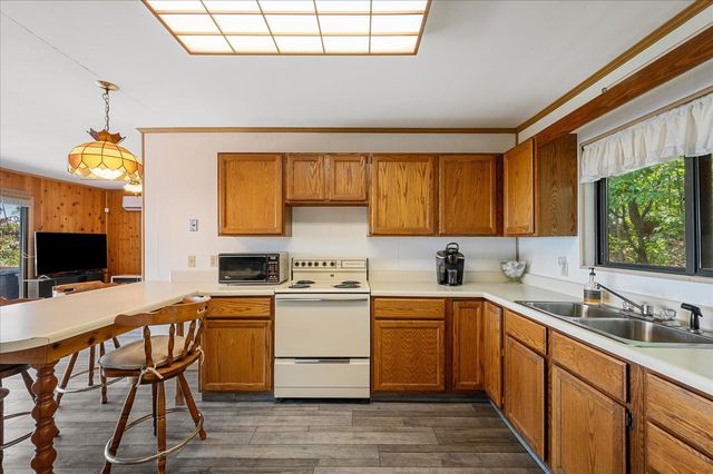 685 N MAPLE DR, Mt Jackson, VA 22842