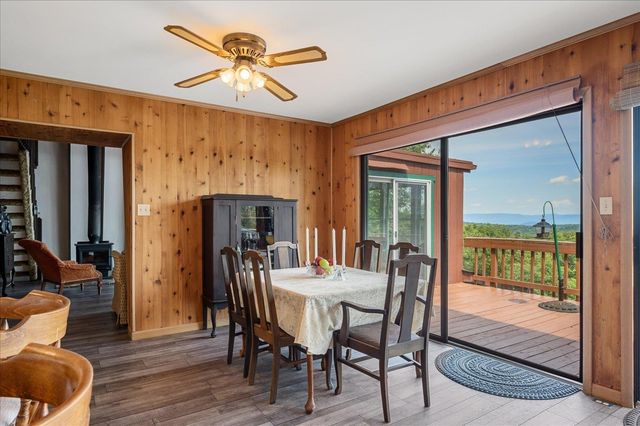 685 N MAPLE DR, Mt Jackson, VA 22842