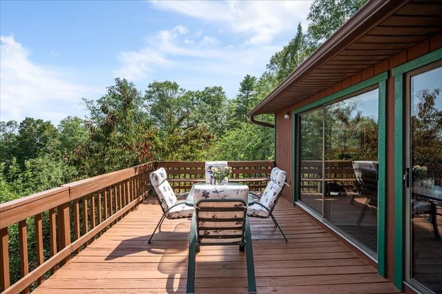 685 N MAPLE DR, Mt Jackson, VA 22842
