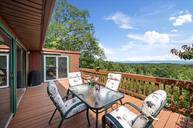 685 N MAPLE DR, Mt Jackson, VA 22842