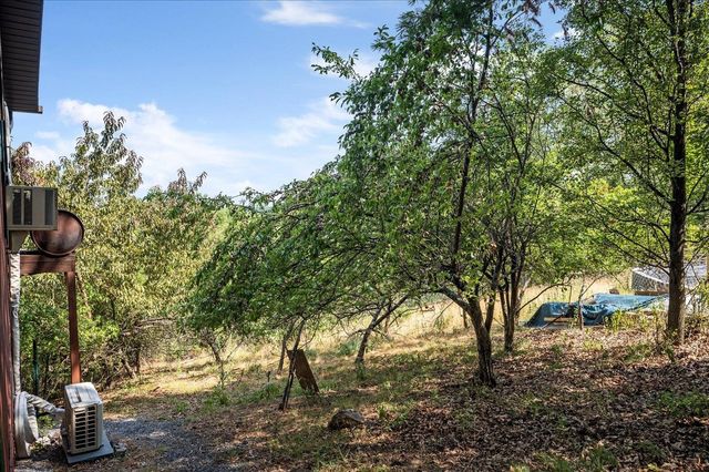 685 N MAPLE DR, Mt Jackson, VA 22842