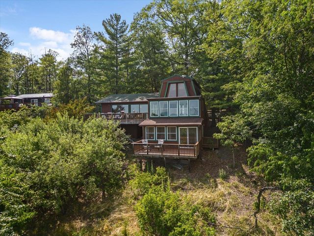 685 N MAPLE DR, Mt Jackson, VA 22842