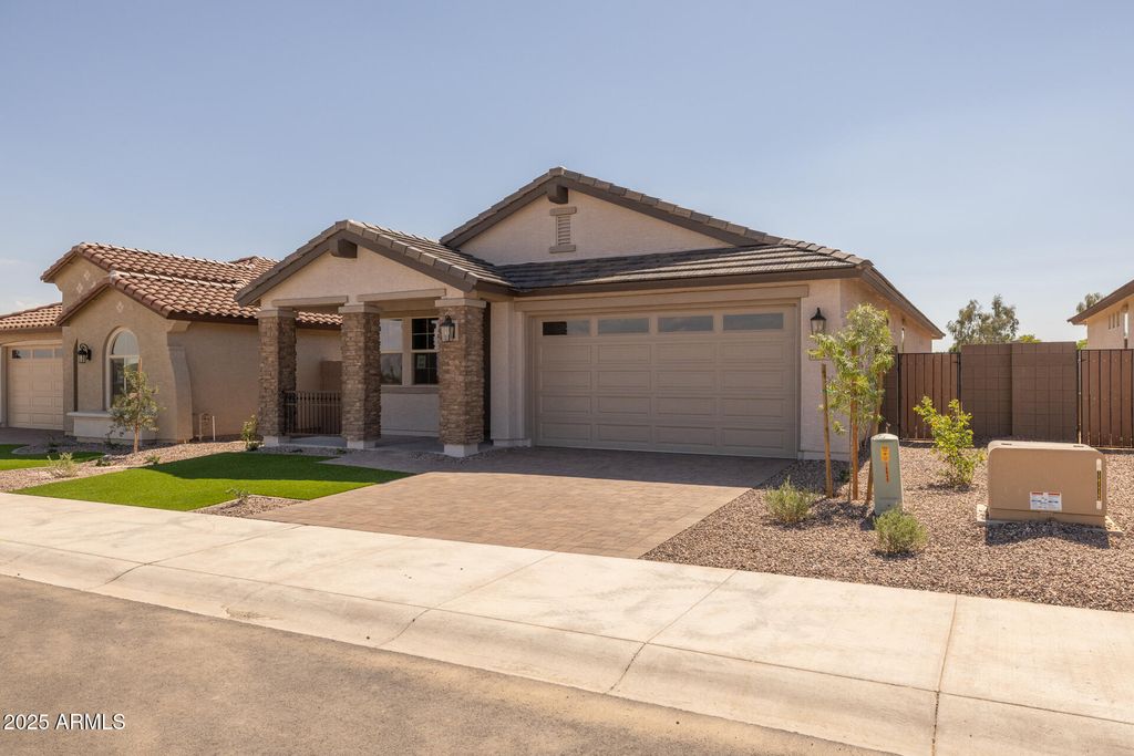 18945 W MONTEROSA Street, Litchfield Park, AZ 85340 — photo 2