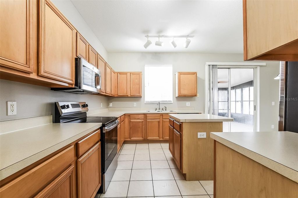 Image 12 of property listing at 14401 KRISTENRIGHT LANE, Orlando, FL 32826