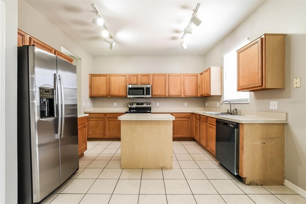 Image 13 of property listing at 14401 KRISTENRIGHT LANE, Orlando, FL 32826