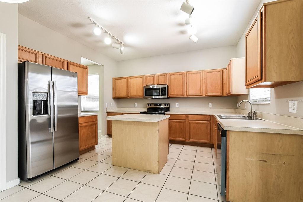 Image 14 of property listing at 14401 KRISTENRIGHT LANE, Orlando, FL 32826