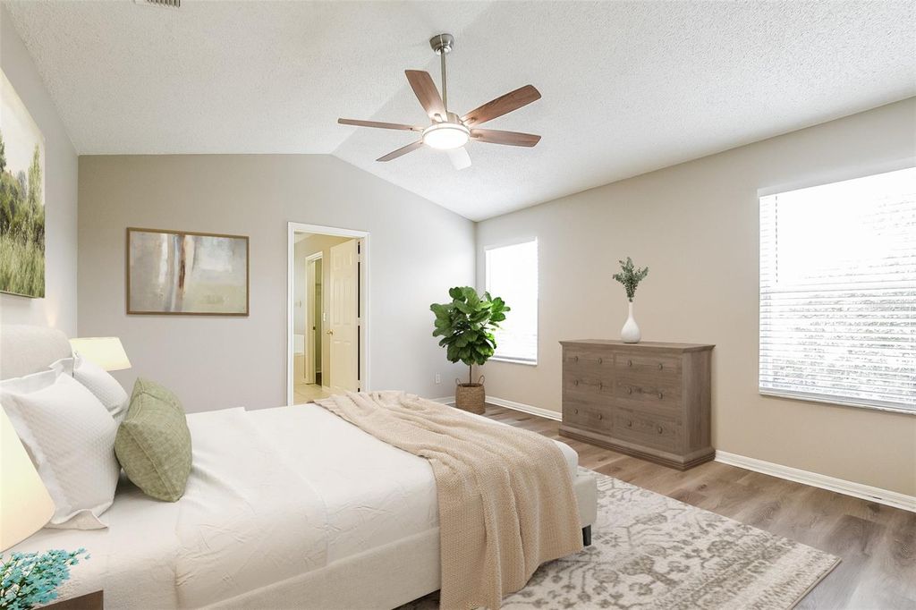 Image 19 of property listing at 14401 KRISTENRIGHT LANE, Orlando, FL 32826