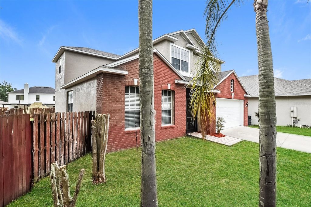 Image 3 of property listing at 14401 KRISTENRIGHT LANE, Orlando, FL 32826