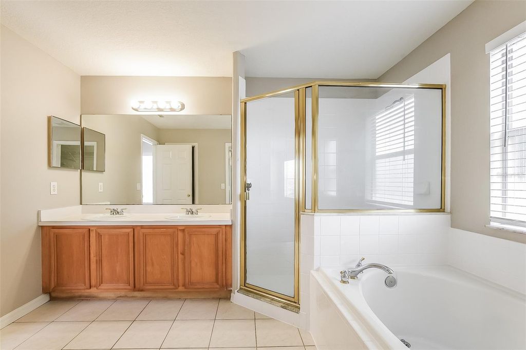 Image 23 of property listing at 14401 KRISTENRIGHT LANE, Orlando, FL 32826