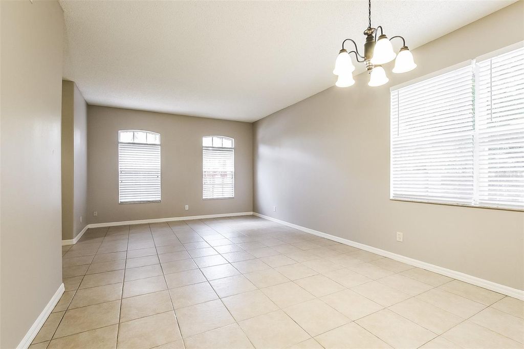 Image 9 of property listing at 14401 KRISTENRIGHT LANE, Orlando, FL 32826