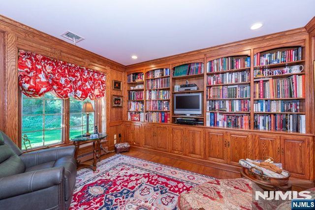 45 Cheryl Hills Drive, Hawthorne, NJ 07506