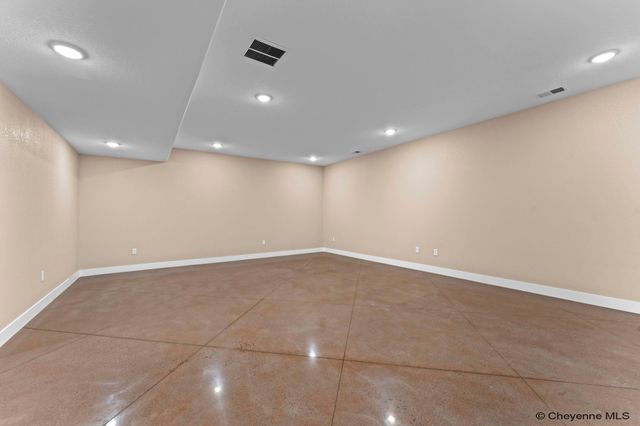 2226 PACK SADDLE RD, Cheyenne, WY 82007