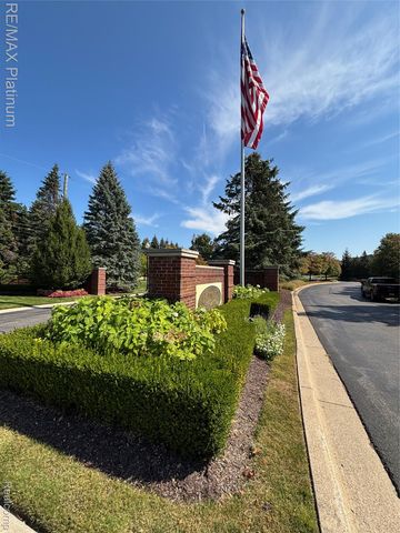 1338 Andover Circle, Commerce Charter Township, MI 48390