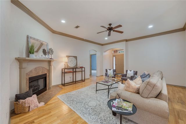 8427 Alison Avenue, College Station, TX 77845