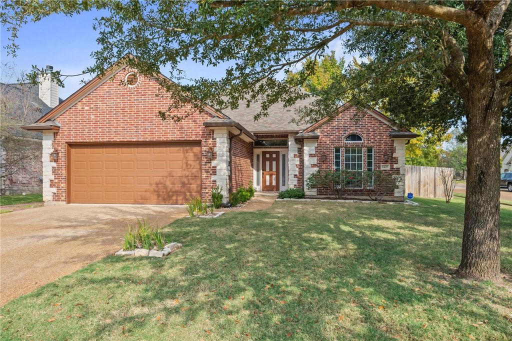 8427 Alison Avenue, College Station, TX 77845