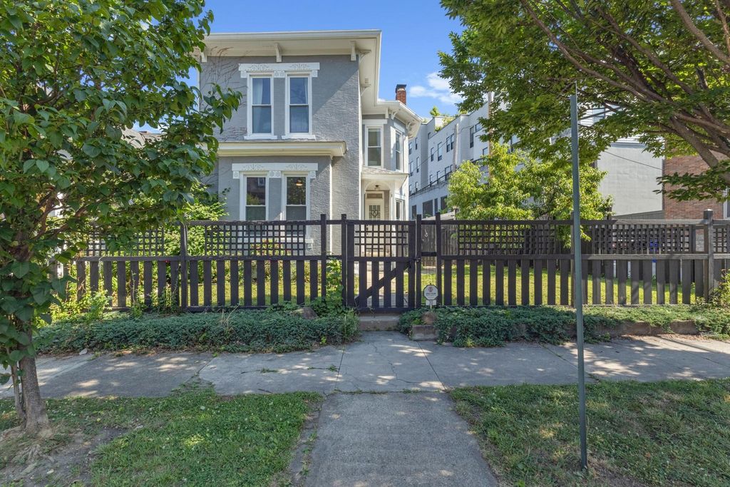 30 Clark Place, Columbus, OH 43201