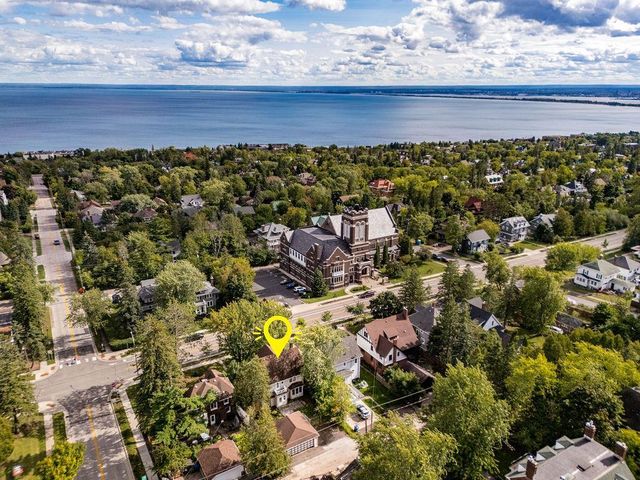 2327 E 4th Street, Duluth, MN 55812