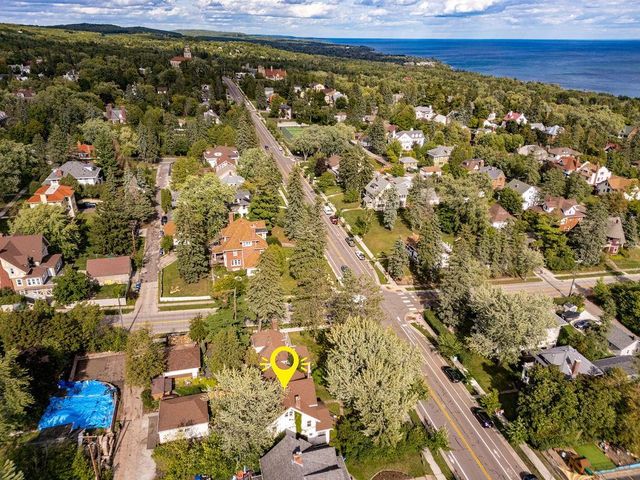 2327 E 4th Street, Duluth, MN 55812