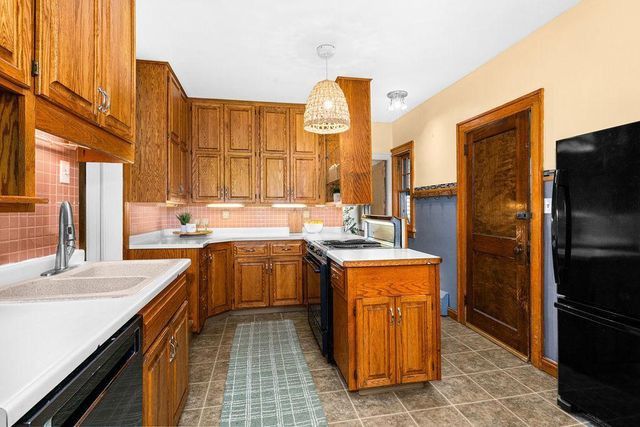 2327 E 4th Street, Duluth, MN 55812