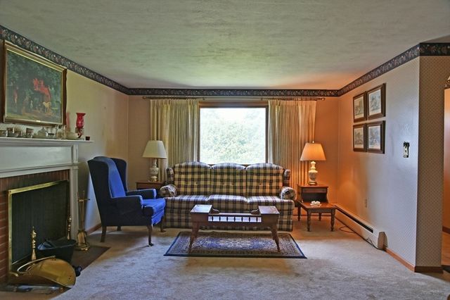 11 Almon Ave, West Springfield, MA 01089