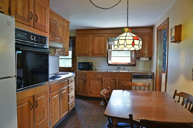 11 Almon Ave, West Springfield, MA 01089