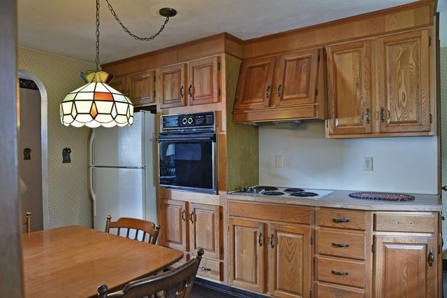 11 Almon Ave, West Springfield, MA 01089
