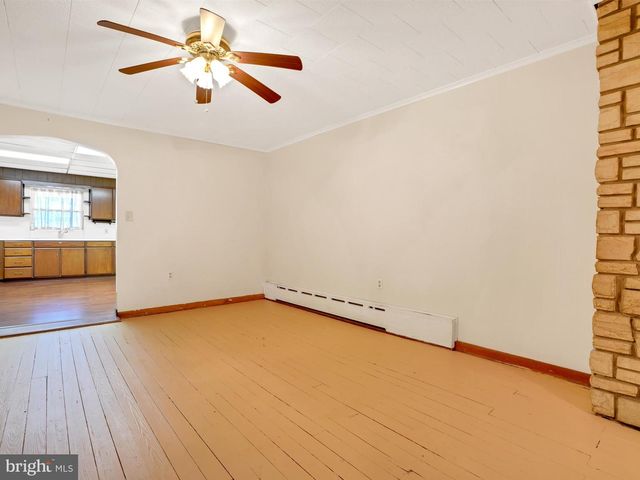 132 WATER ST, New Philadelphia, PA 17959