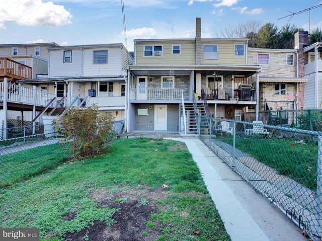 132 WATER ST, New Philadelphia, PA 17959