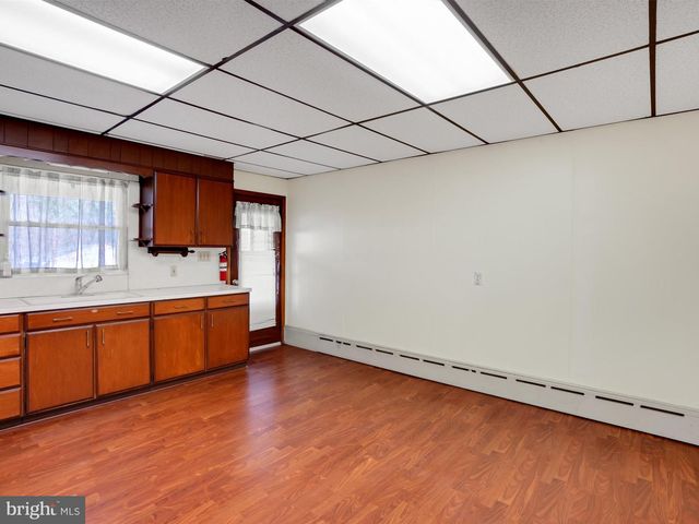 132 WATER ST, New Philadelphia, PA 17959