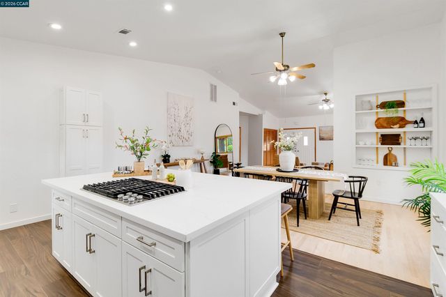 3882 Chestnut Ave, Concord, CA 94519