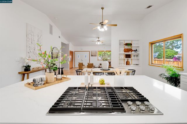 3882 Chestnut Ave, Concord, CA 94519