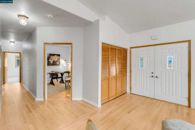 3882 Chestnut Ave, Concord, CA 94519