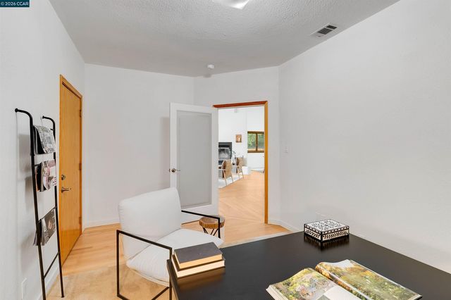 3882 Chestnut Ave, Concord, CA 94519