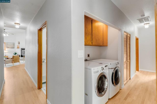 3882 Chestnut Ave, Concord, CA 94519