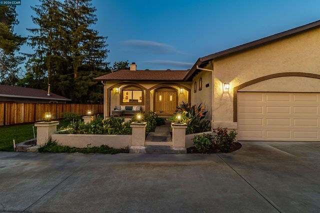 3882 Chestnut Ave, Concord, CA 94519