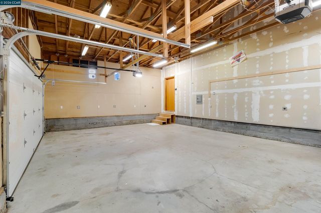 3882 Chestnut Ave, Concord, CA 94519