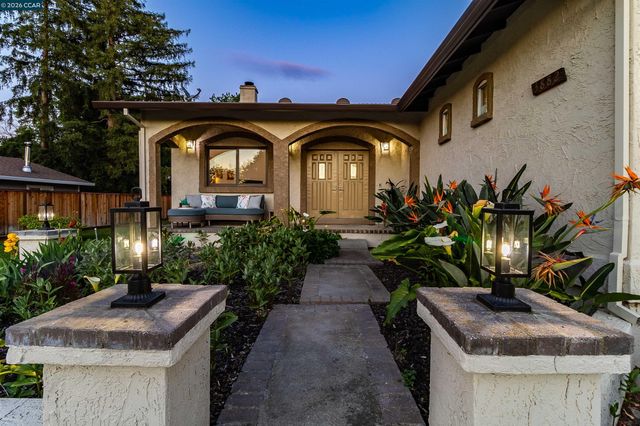 3882 Chestnut Ave, Concord, CA 94519