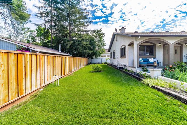 3882 Chestnut Ave, Concord, CA 94519