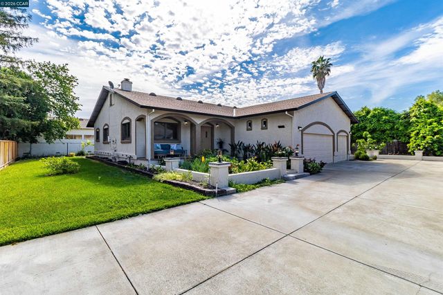 3882 Chestnut Ave, Concord, CA 94519