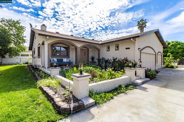 3882 Chestnut Ave, Concord, CA 94519