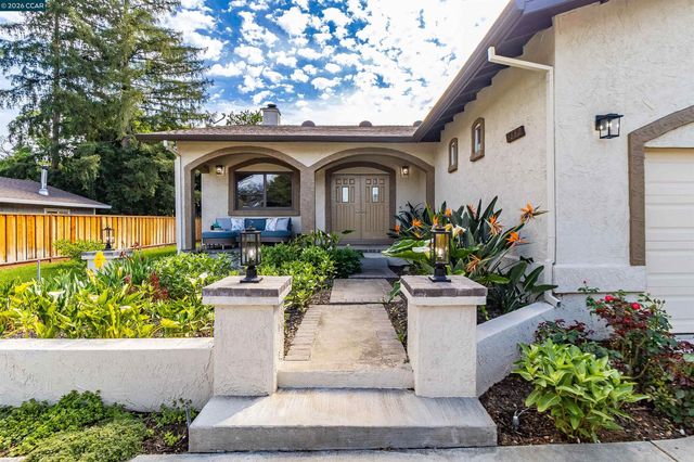 3882 Chestnut Ave, Concord, CA 94519