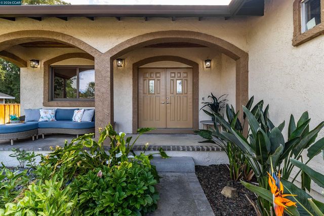 3882 Chestnut Ave, Concord, CA 94519