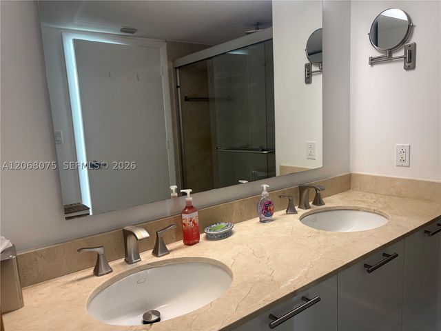 1800 N Bayshore Dr 3007, Miami, FL 33132