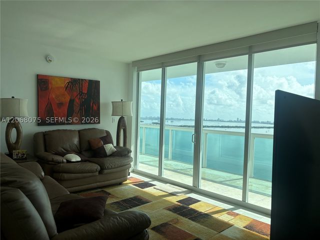 1800 N Bayshore Dr 3007, Miami, FL 33132