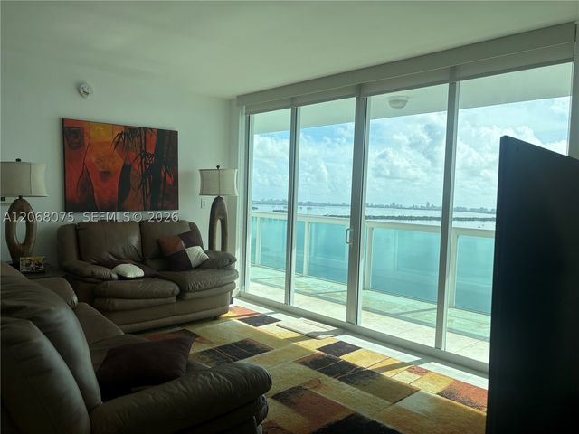 1800 N Bayshore Dr 3007, Miami, FL 33132