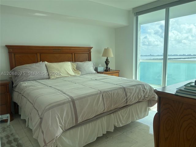 1800 N Bayshore Dr 3007, Miami, FL 33132