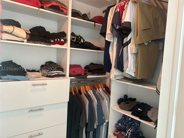1800 N Bayshore Dr 3007, Miami, FL 33132