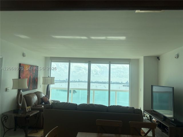 1800 N Bayshore Dr 3007, Miami, FL 33132