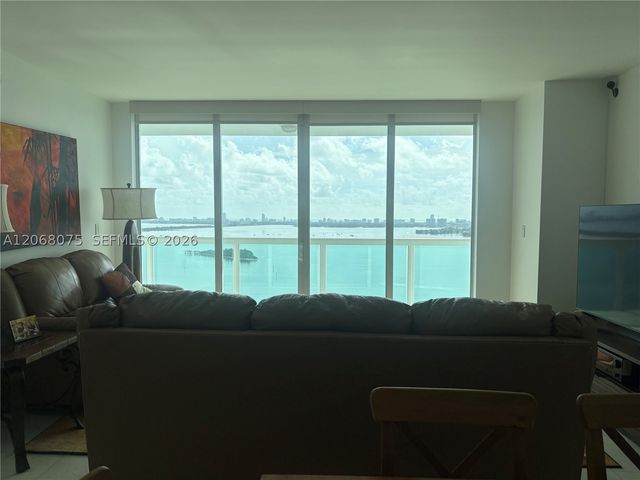 1800 N Bayshore Dr 3007, Miami, FL 33132