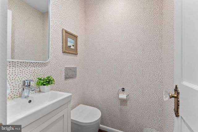 1214 W BRADDOCK RD, Alexandria, VA 22302